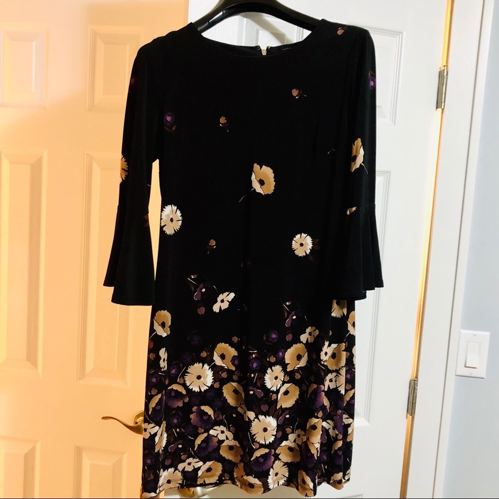 Tommy Hilfiger Jersey dress w cute bell sleeves.